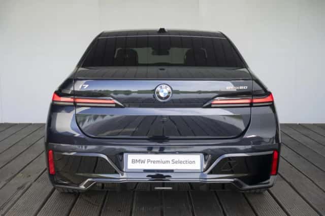 BMW i7 (2026) thumbnail 7