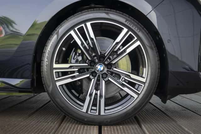 BMW i7 (2026) thumbnail 8