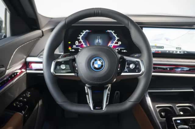 BMW i7 (2026) thumbnail 9