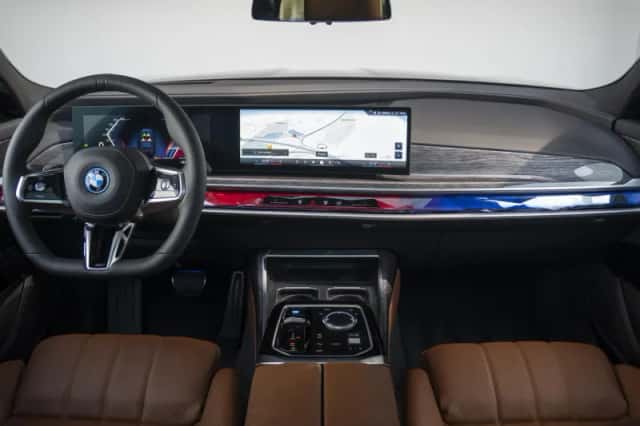 BMW i7 (2026) thumbnail 3