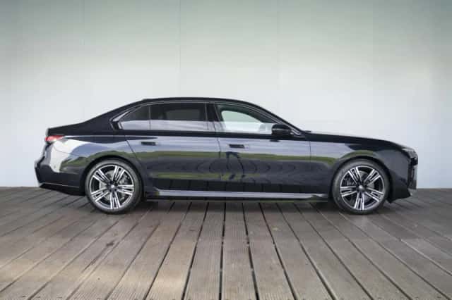 BMW i7 (2026) thumbnail 6