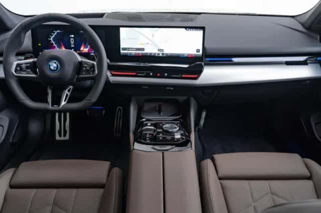BMW 5-Serie (2025) thumbnail 3