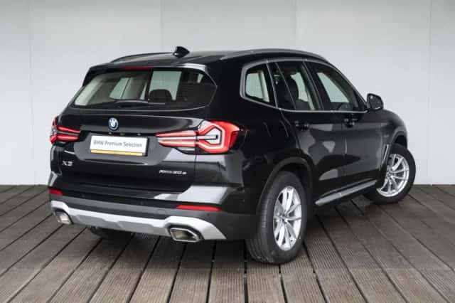 BMW X3 (2022) thumbnail 2