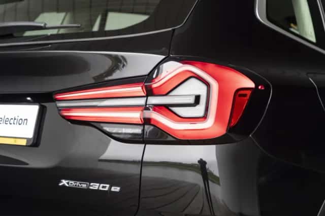 BMW X3 (2022) thumbnail 16