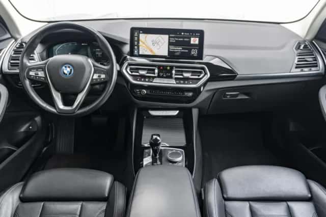 BMW X3 (2022) thumbnail 3