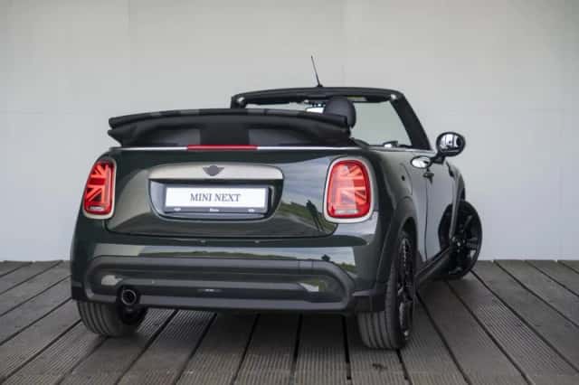 MINI Cabrio (2023) thumbnail 2