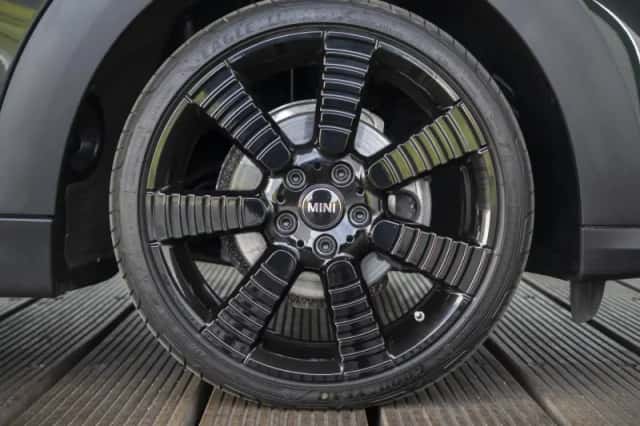 MINI Cabrio (2023) thumbnail 11