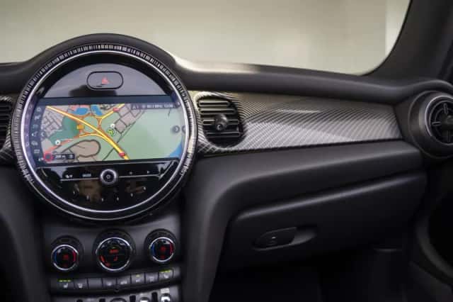 MINI Cabrio (2023) thumbnail 14