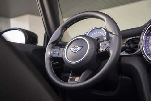 MINI Cabrio (2023) thumbnail 25