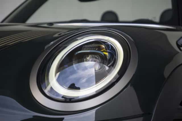 MINI Cabrio (2023) thumbnail 47