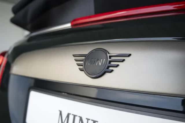 MINI Cabrio (2023) thumbnail 59