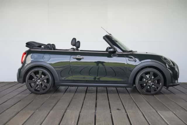 MINI Cabrio (2023) thumbnail 7