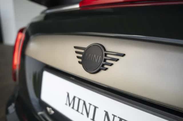 MINI Cabrio (2023) thumbnail 63