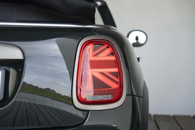 MINI Cabrio (2023) thumbnail 65