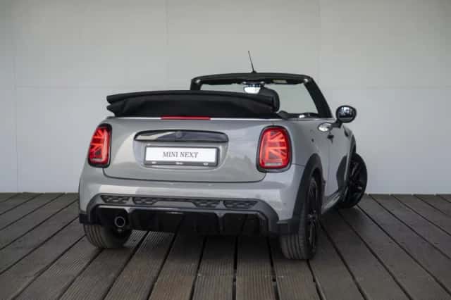 MINI Cabrio (2023) thumbnail 2