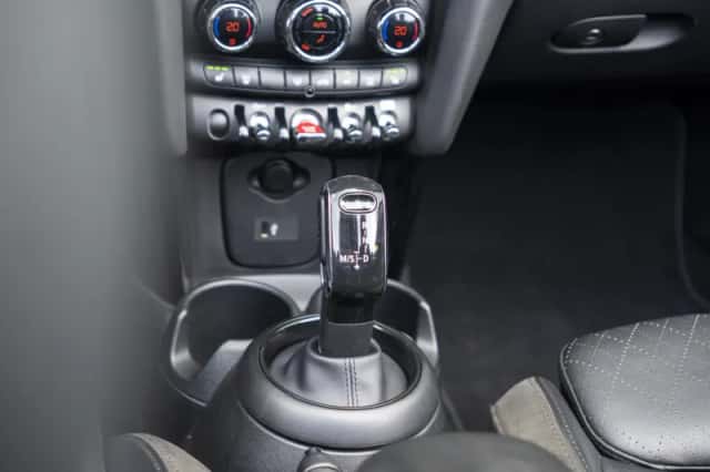 MINI Cabrio (2023) thumbnail 20
