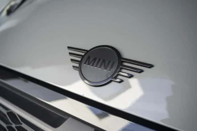 MINI Cabrio (2023) thumbnail 45