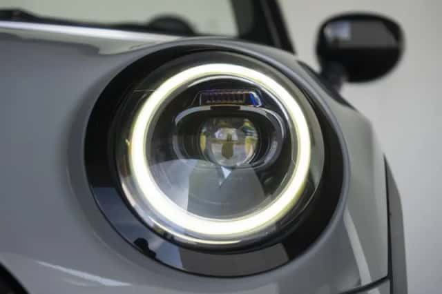 MINI Cabrio (2023) thumbnail 49