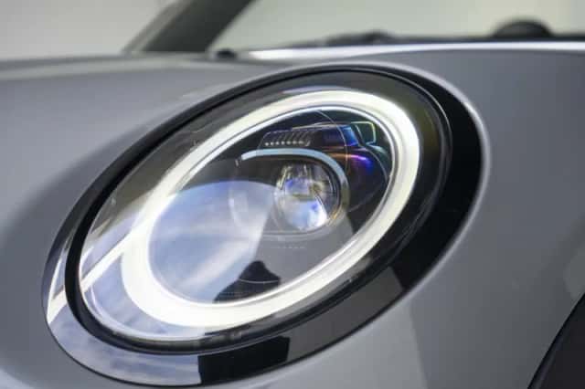 MINI Cabrio (2023) thumbnail 51