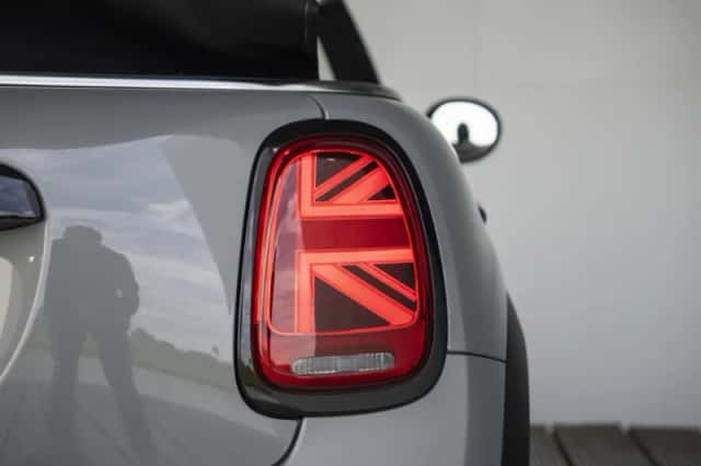 MINI Cabrio (2023) thumbnail 56