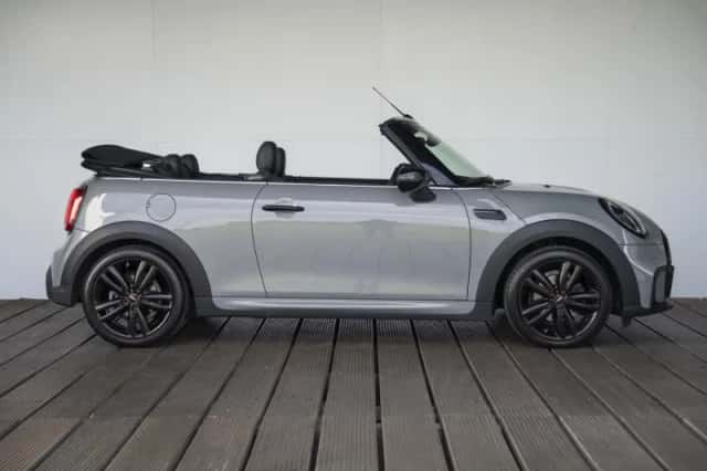 MINI Cabrio (2023) thumbnail 7