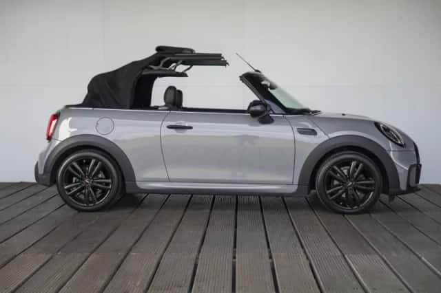 MINI Cabrio (2023) thumbnail 8