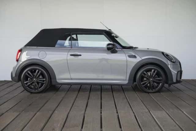MINI Cabrio (2023) thumbnail 9