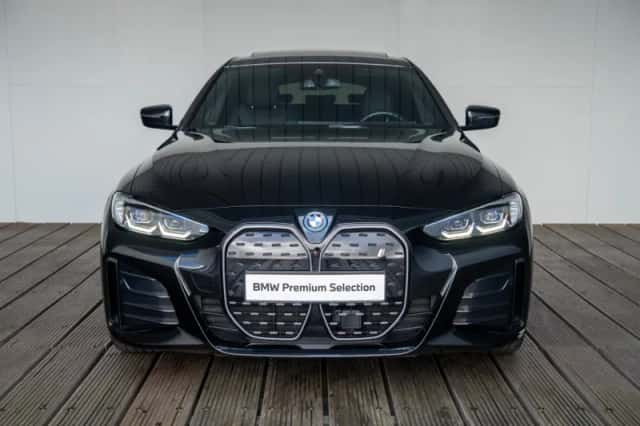 BMW i4 (2023) thumbnail 2