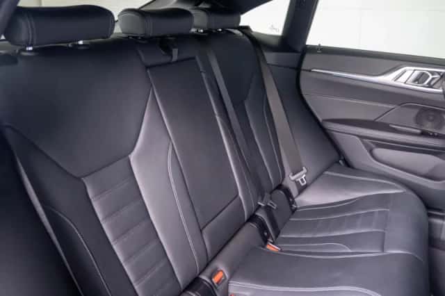 BMW i4 (2023) thumbnail 11