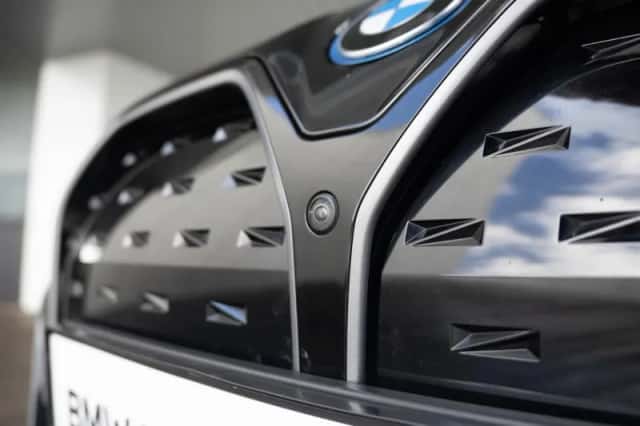 BMW i4 (2023) thumbnail 15