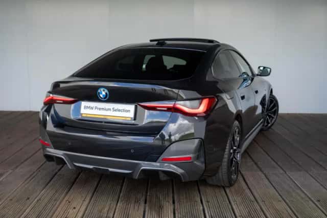 BMW i4 (2023) thumbnail 3