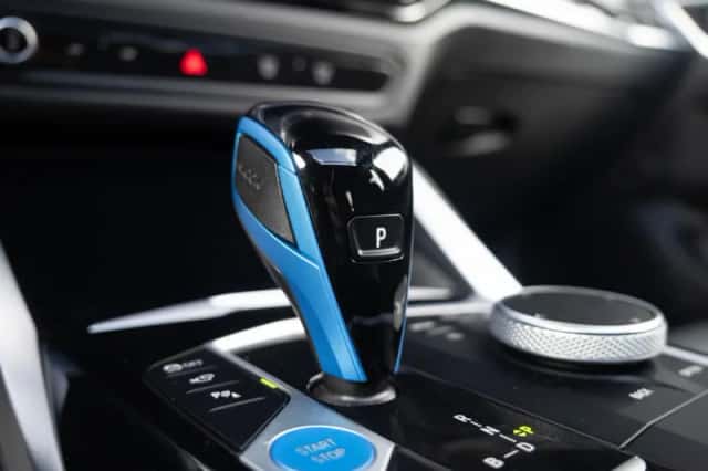 BMW i4 (2023) thumbnail 22