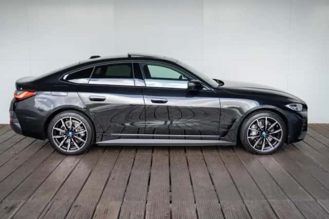 BMW i4 (2023) thumbnail 4