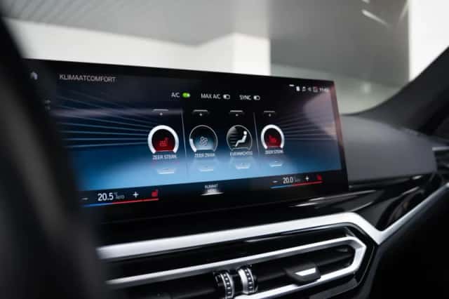 BMW i4 (2023) thumbnail 34