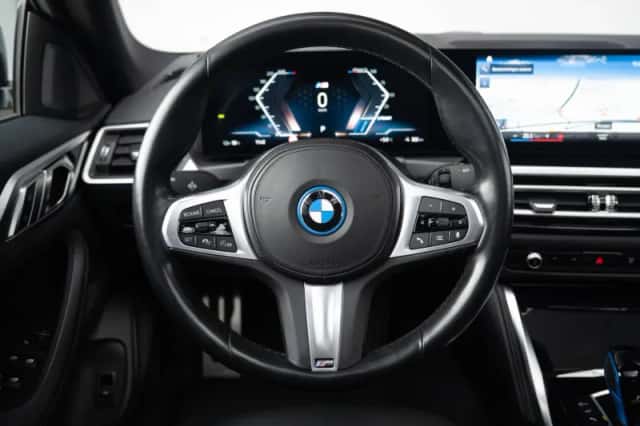 BMW i4 (2023) thumbnail 8