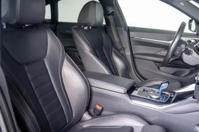 BMW i4 (2023) thumbnail 10