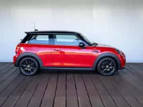 MINI Electric (2022) thumbnail 8
