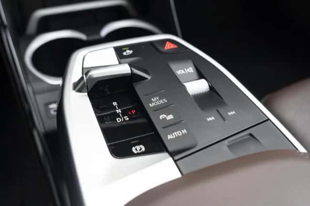BMW X1 (2022) thumbnail 13