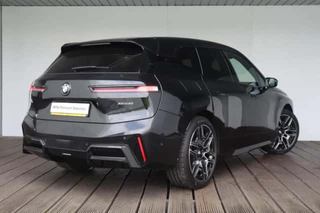 BMW iX (2025) thumbnail 2