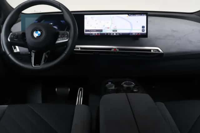 BMW iX (2025) thumbnail 11