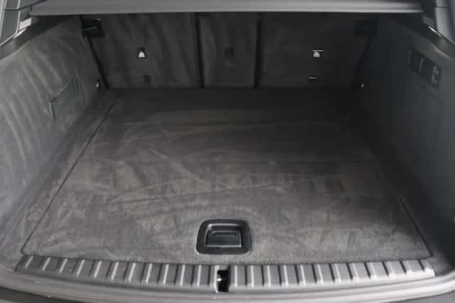 BMW iX (2025) thumbnail 12