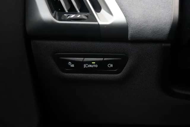 BMW iX (2025) thumbnail 28