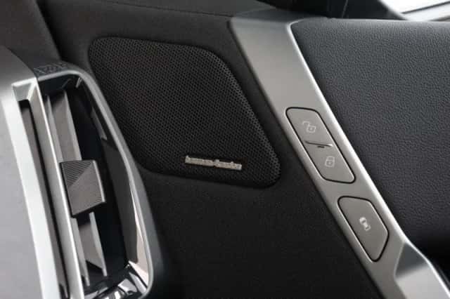 BMW iX (2025) thumbnail 33