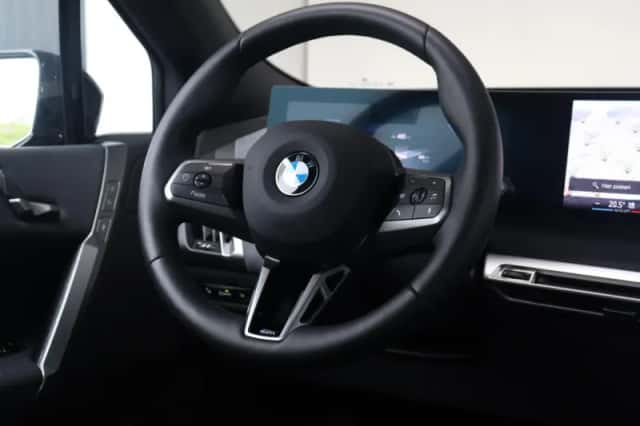 BMW iX (2025) thumbnail 35
