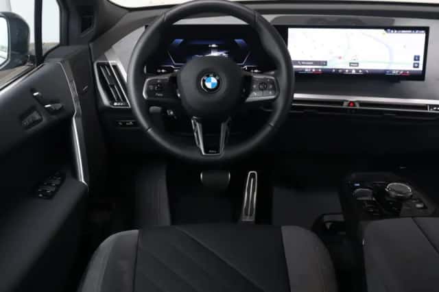 BMW iX (2025) thumbnail 9
