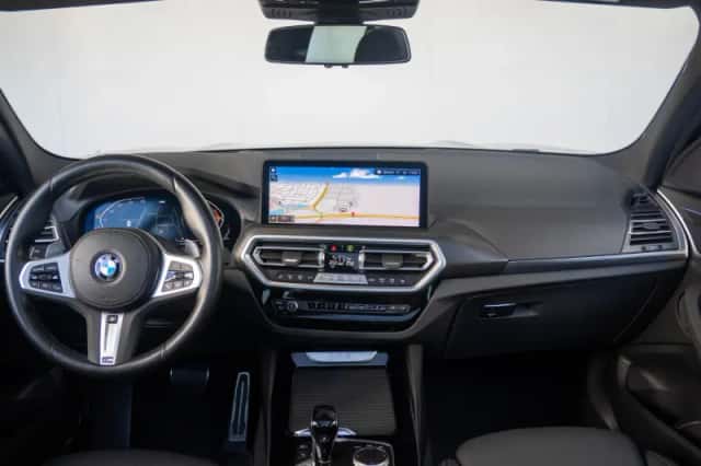 BMW X3 (2024) thumbnail 3