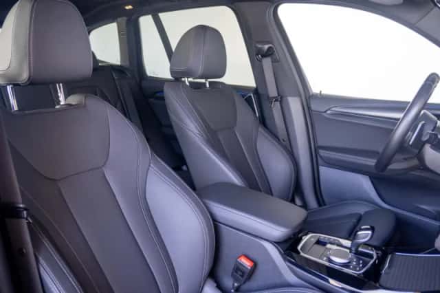 BMW X3 (2024) thumbnail 4