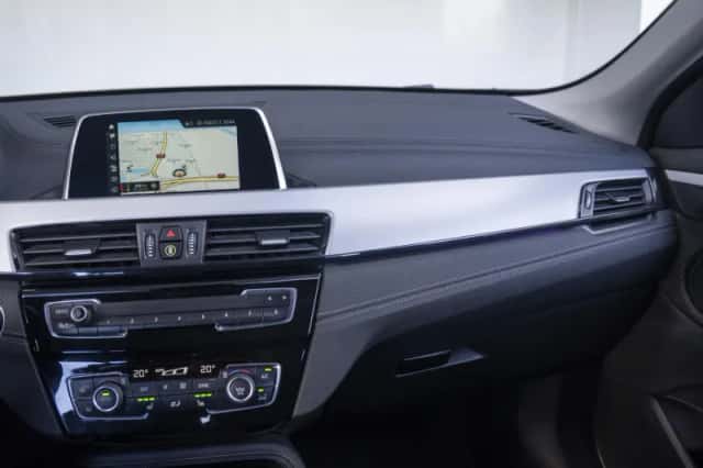 BMW X2 (2018) thumbnail 11