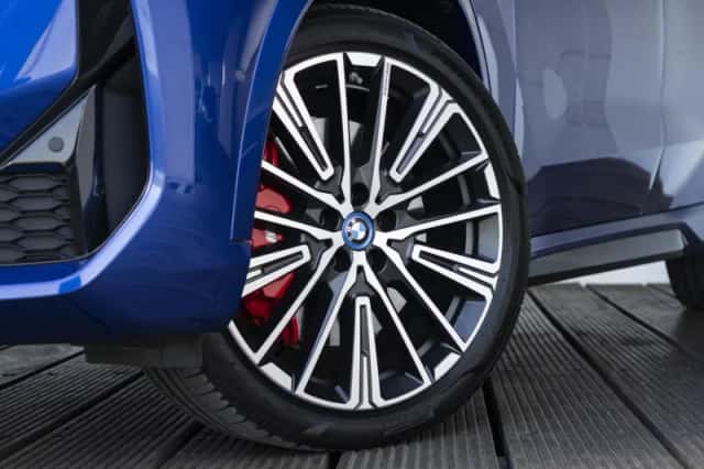 BMW iX1 (2025) thumbnail 18