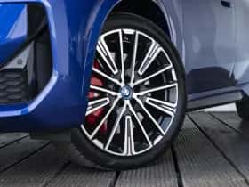 BMW iX1 (2025) thumbnail 18
